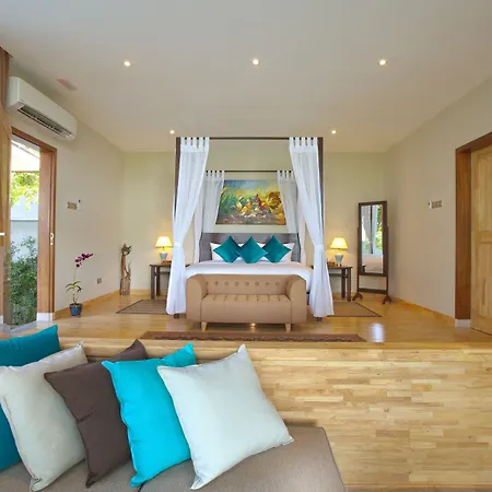 Ambong Pool Villas